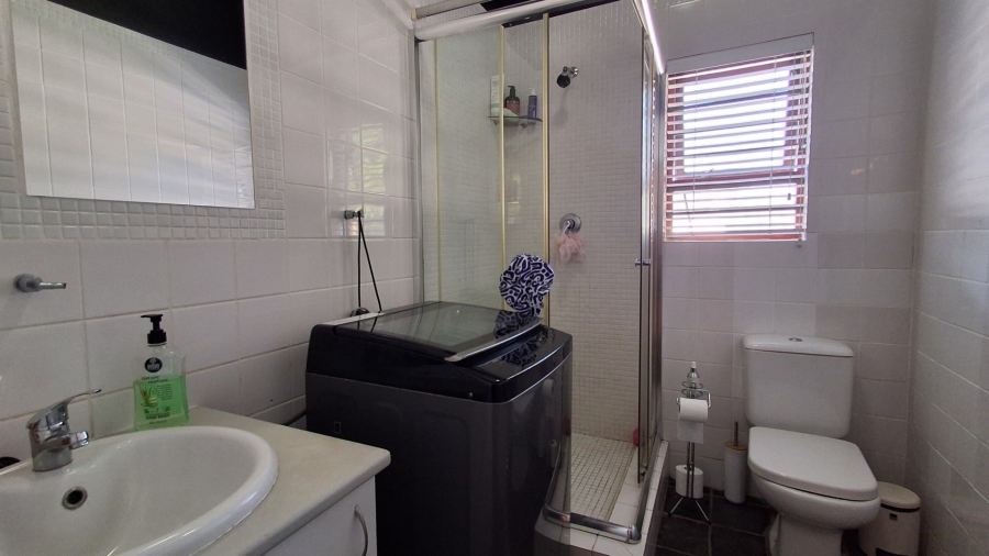 6 Bedroom Property for Sale in Vincent Eastern Cape